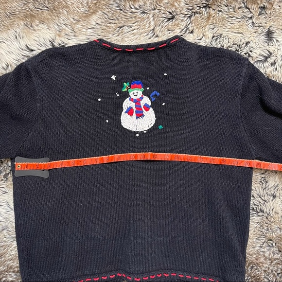 VTG Holiday Christmas Carolers Embroidered Black Sweater Cardigan Women's Sz M - Picture 6 of 9